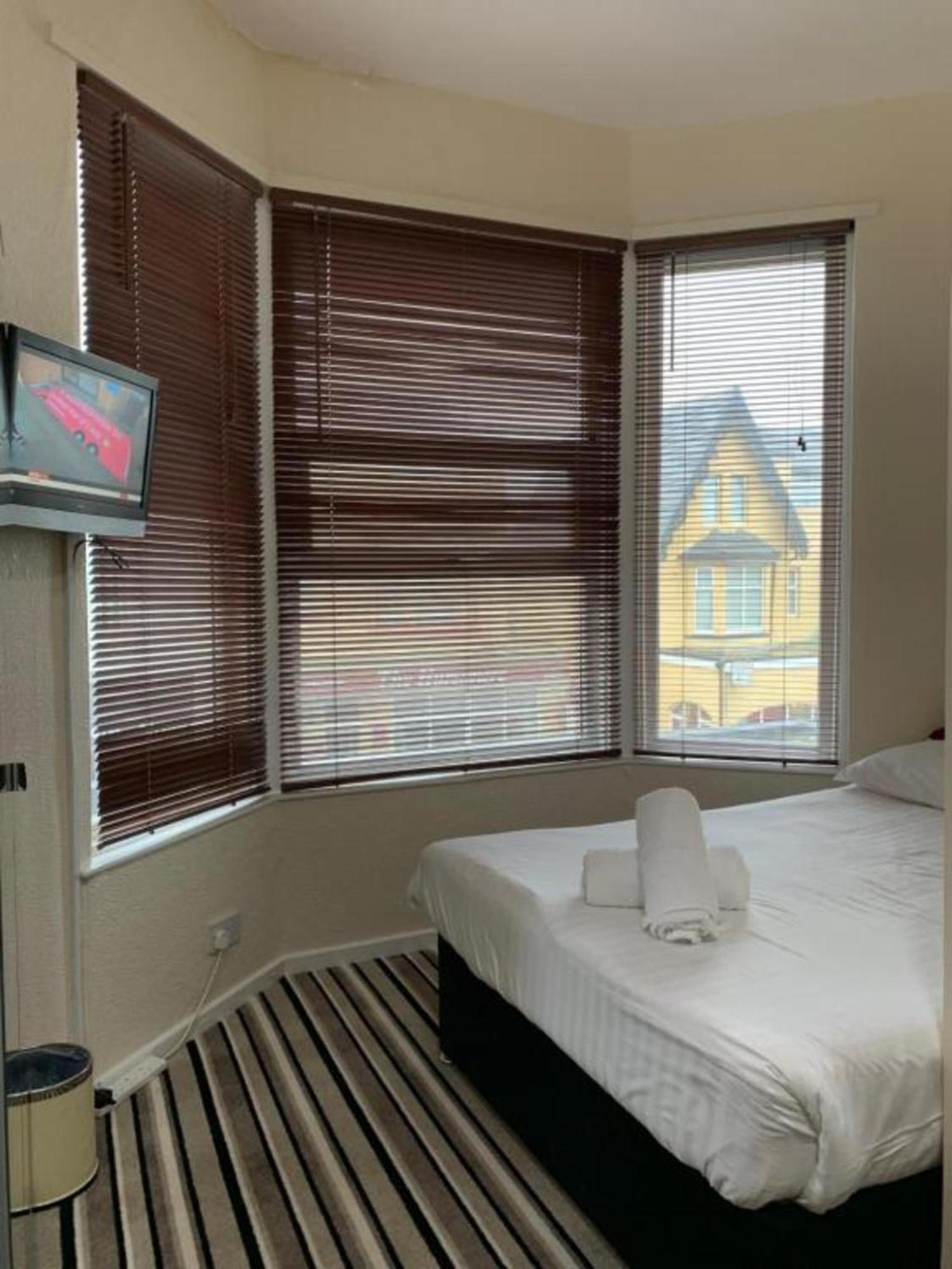Oyo Wave Crest Hotel Blackpool Ngoại thất bức ảnh
