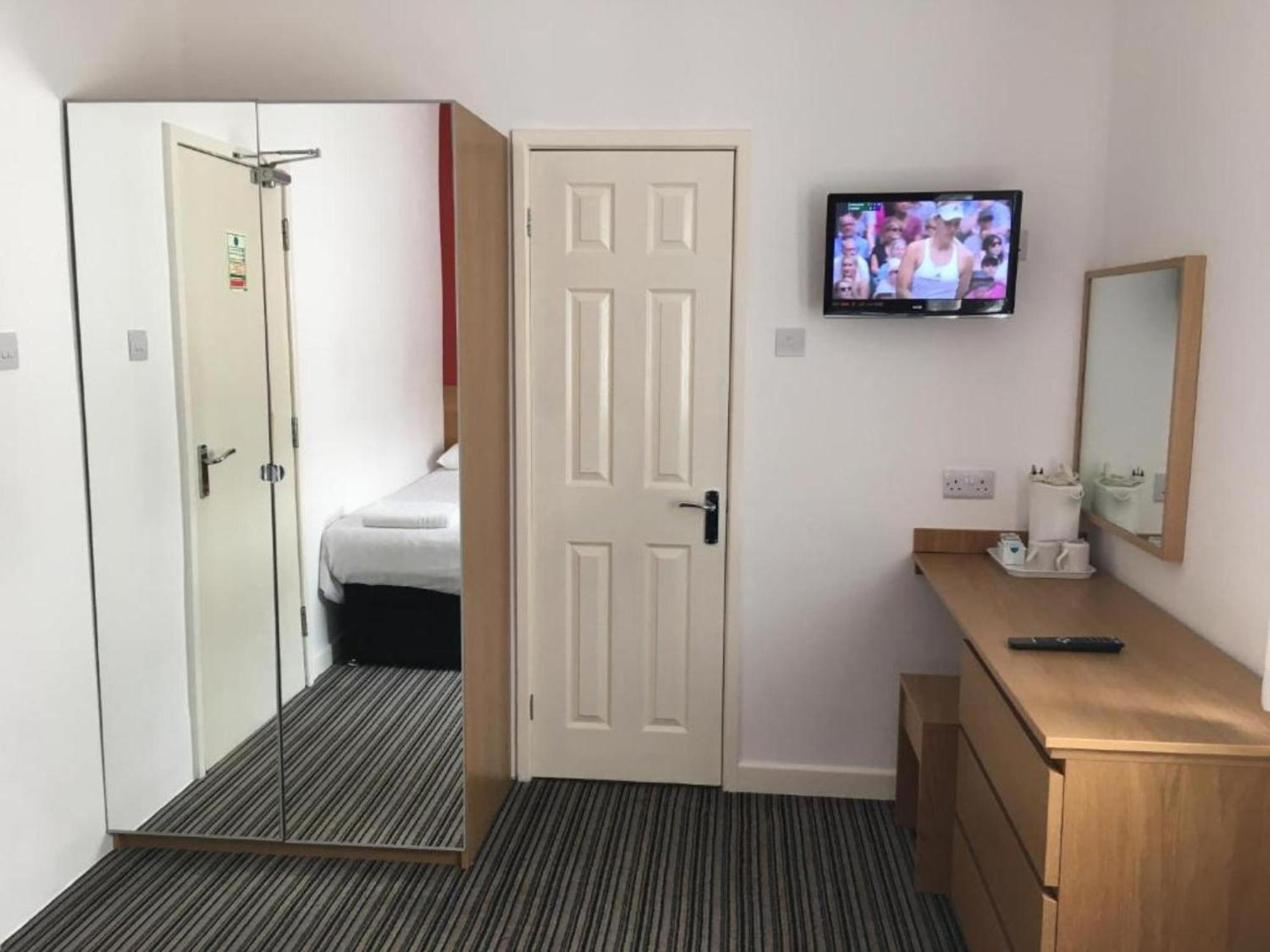 Oyo Wave Crest Hotel Blackpool Ngoại thất bức ảnh