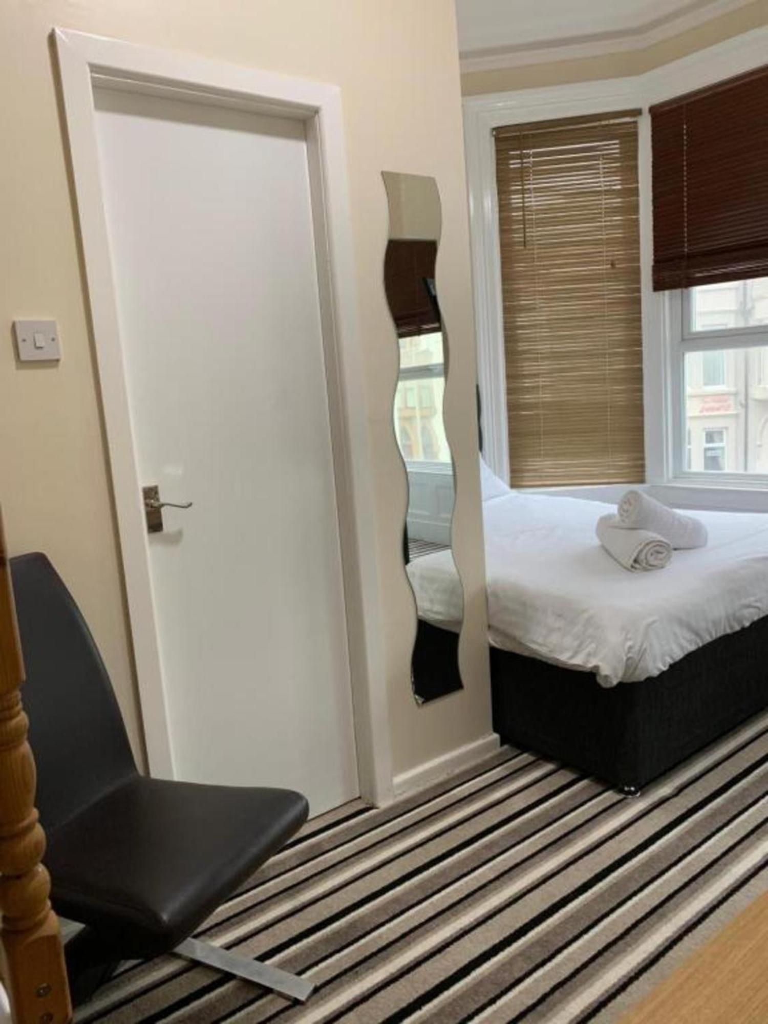 Oyo Wave Crest Hotel Blackpool Ngoại thất bức ảnh