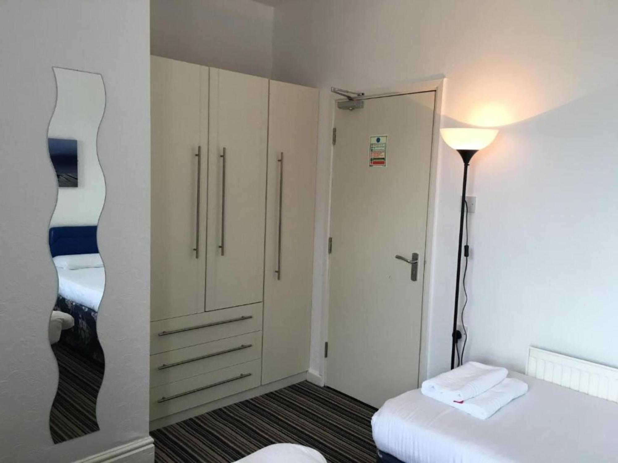 Oyo Wave Crest Hotel Blackpool Ngoại thất bức ảnh